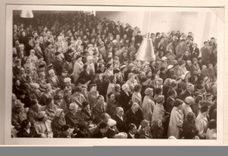 Zum Einweihungsgottesdienst kamen viele Menschen