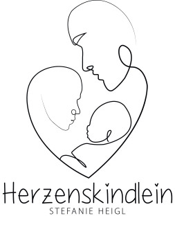 symbolische Darsellung eines Herzens in welchem ein Elternpaar ein Kind im Arm hält